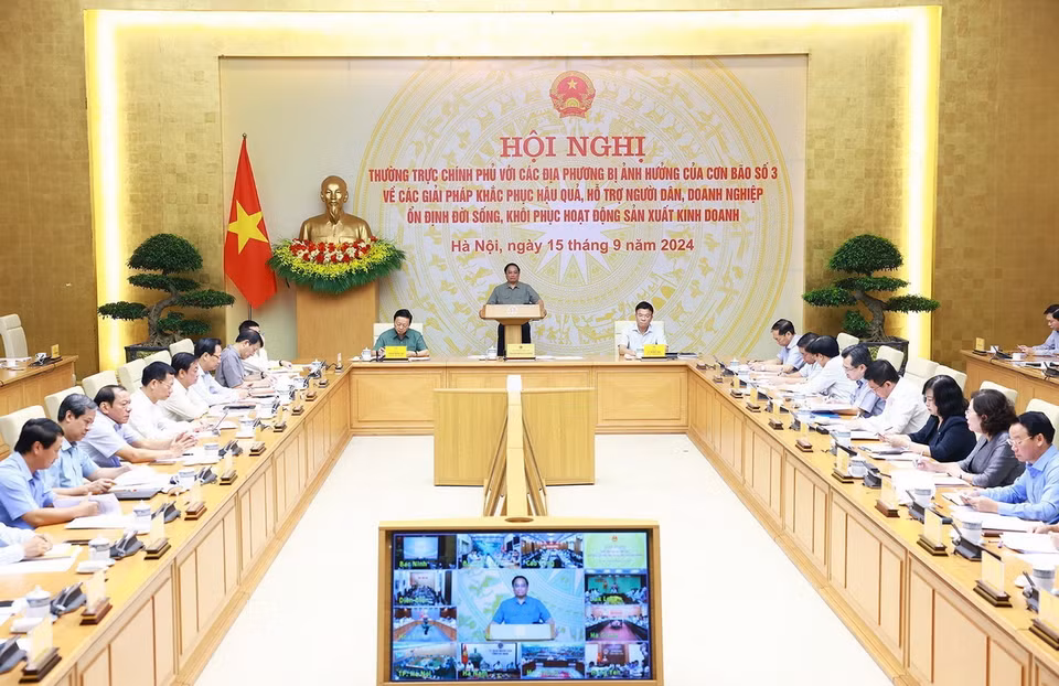 Thủ tướng Phạm Minh Chính chủ trì Hội nghị Thường trực Chính phủ với các địa phương về khắc phục hậu quả cơn bão số 3. (Ảnh: Dương Giang/TTXVN)