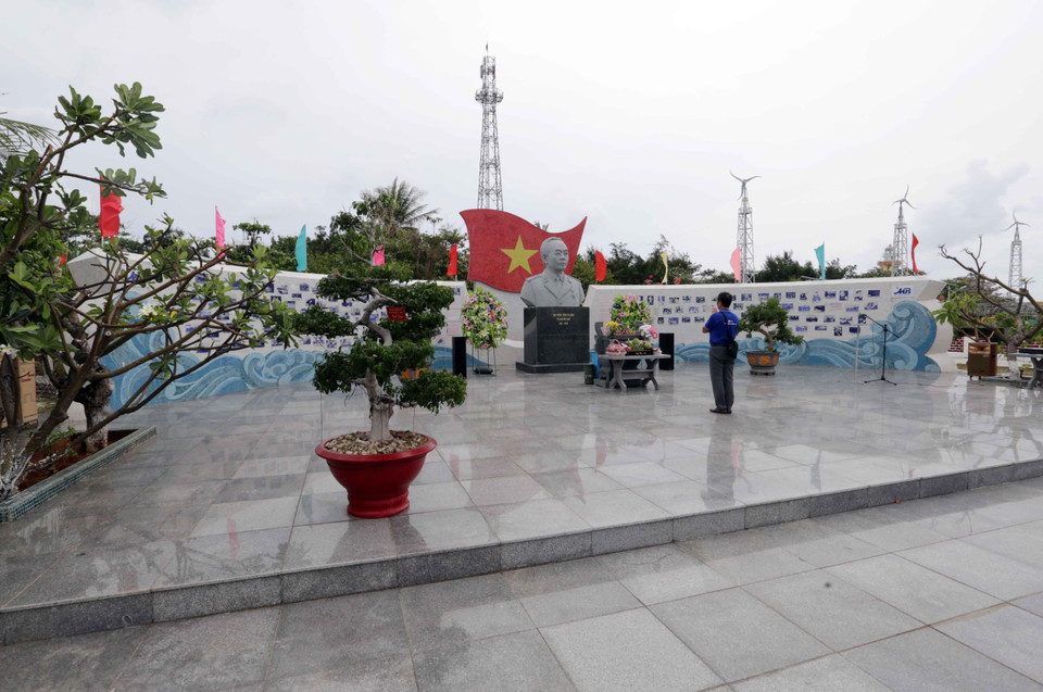  Tượng đài Đại tướng Võ Nguyên Giáp trên đảo Sơn Ca. (Ảnh: Trần Việt/TTXVN)