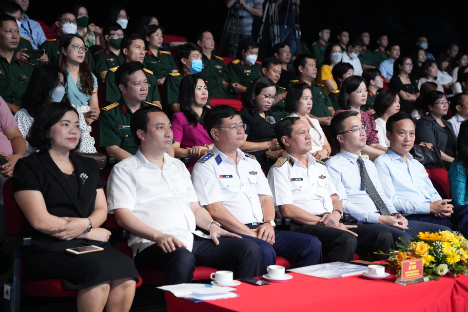 Các đại biểu dự lễ phát động. (Ảnh: TTXVN)