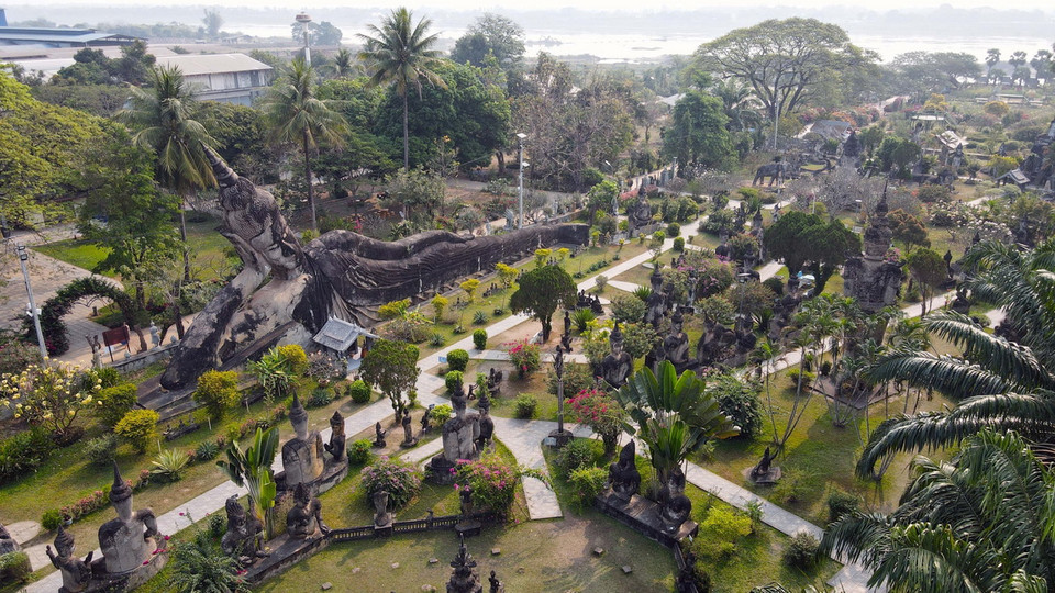 Với các bức tượng độc đáo, Wat Xieng Khuan trở thành địa điểm du lịch tâm linh trầm mặc của Lào. (Ảnh: Đỗ Bá Thành/TTXVN)