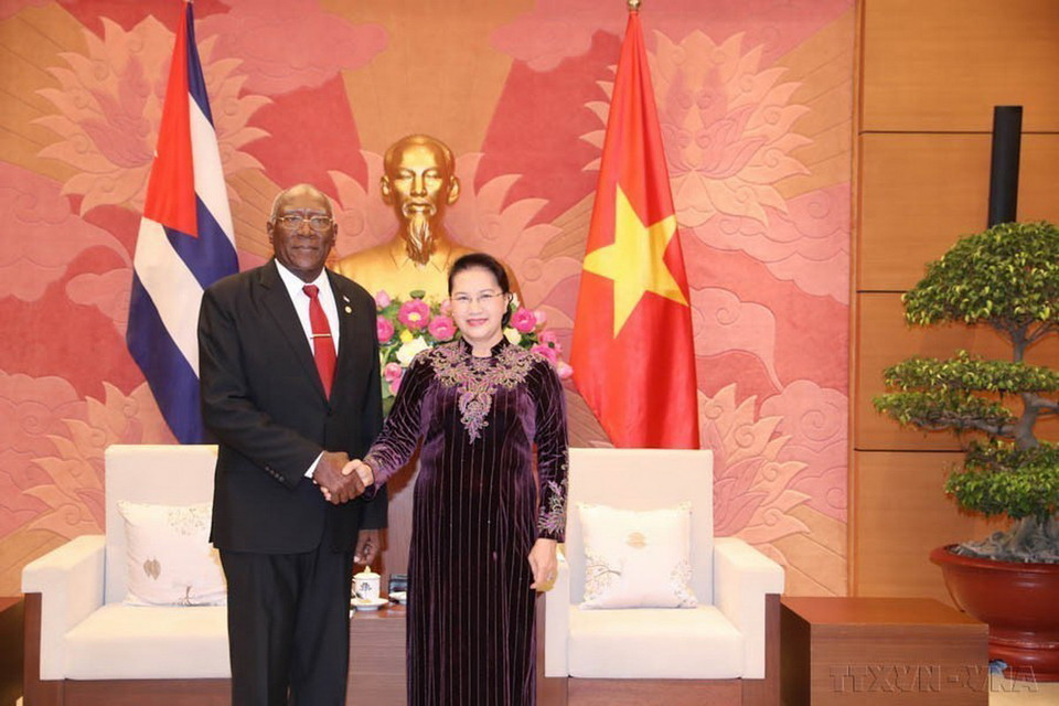 Chủ tịch Quốc hội Nguyễn Thị Kim Ngân tiếp Phó Chủ tịch thứ nhất Hội đồng Nhà nước và Hội đồng Bộ trưởng Cuba Salvador Valdés Mesa trong chuyến thăm Việt Nam (2018). (Ảnh: Trọng Đức/TTXVN)