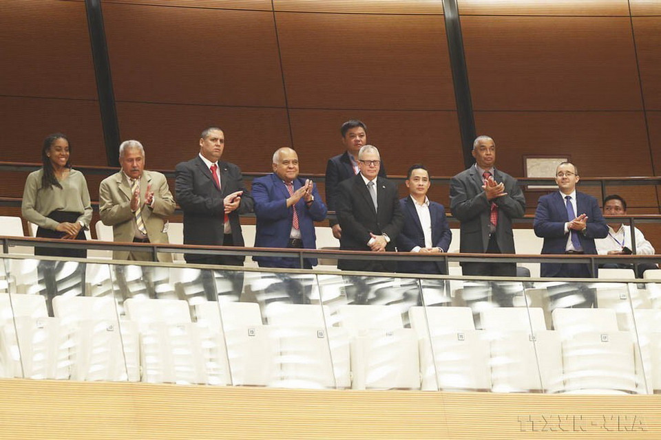 Đoàn của Tổng Thư ký Quốc hội và Hội đồng Nhà nước Cuba do đồng chí Homero Acosta Álvarez, Tổng thư ký Quốc hội và Hội đồng Nhà nước Cuba làm Trưởng đoàn, dự khán phiên họp của Kỳ họp thứ 4, Quốc hội khóa XV (10/11/2022). (Ảnh: Doãn Tấn/TTXVN)