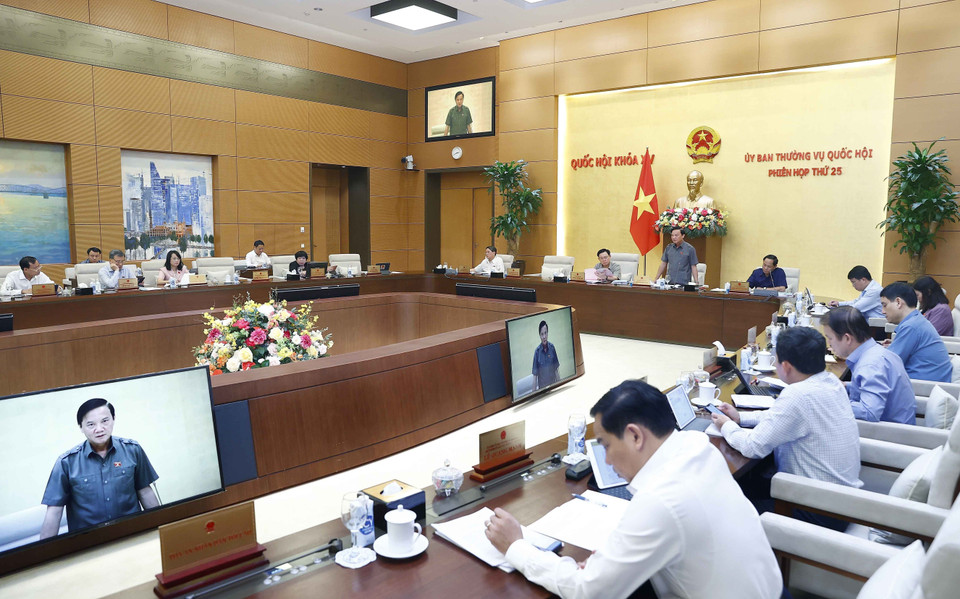 Tiếp tục Phiên họp thứ 25, chiều 18/8, tại Nhà Quốc hội, Ủy ban Thường vụ Quốc hội cho ý kiến về việc giải trình, tiếp thu, chỉnh lý dự án Luật Căn cước Công dân (sửa đổi) và Dự án Luật Lực lượng tham gia Bảo vệ An ninh, Trật tự ở Cơ sở. (Ảnh: Doãn Tấn/TTXVN)