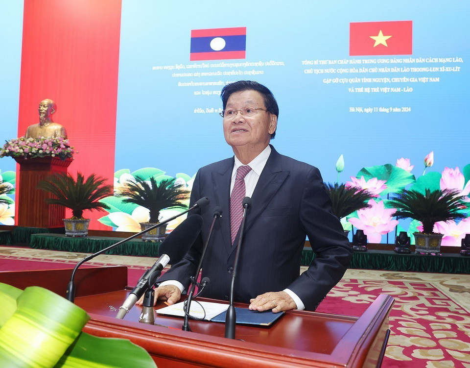 Tổng Bí thư, Chủ tịch nước Lào Thongloun Sisoulith phát biểu tại cuộc gặp. (Ảnh: Trí Dũng/TTXVN)