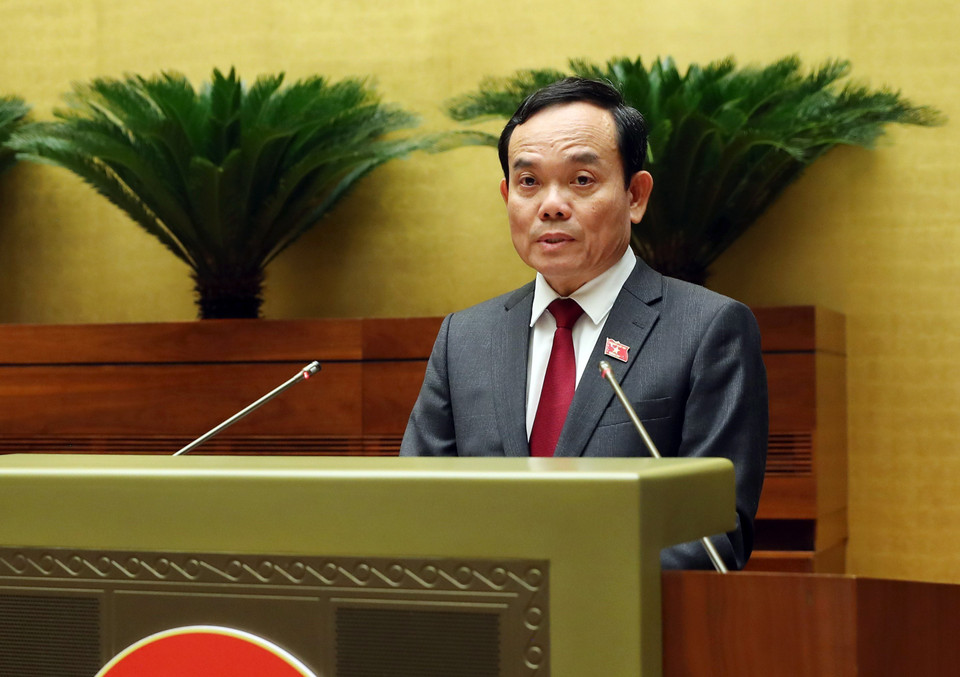 Phó Thủ tướng Trần Lưu Quang trình bày Báo cáo về việc thực hiện một số nghị quyết của Quốc hội khóa XIV về giám sát chuyên đề, chất vấn từ đầu nhiệm kỳ khóa XV đến hết Kỳ họp thứ 4. (Ảnh: An Đăng/TTXVN)