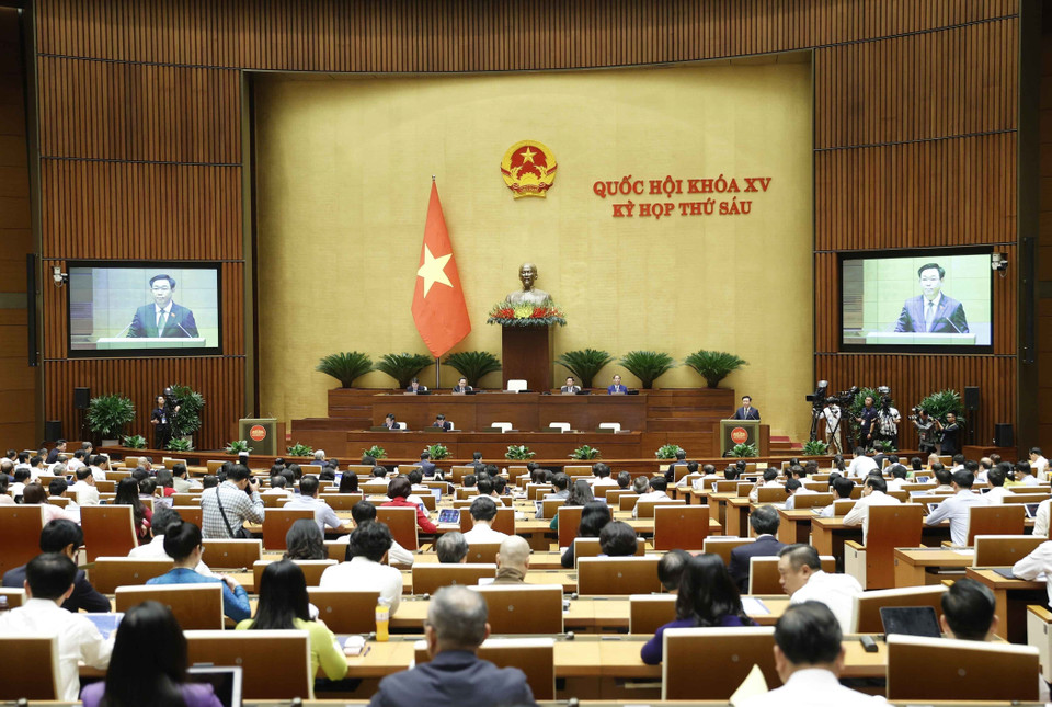 Chủ tịch Quốc hội Vương Đình Huệ phát biểu khai mạc phiên chất vấn và trả lời chất vấn. (Ảnh: Doãn Tấn/TTXVN)