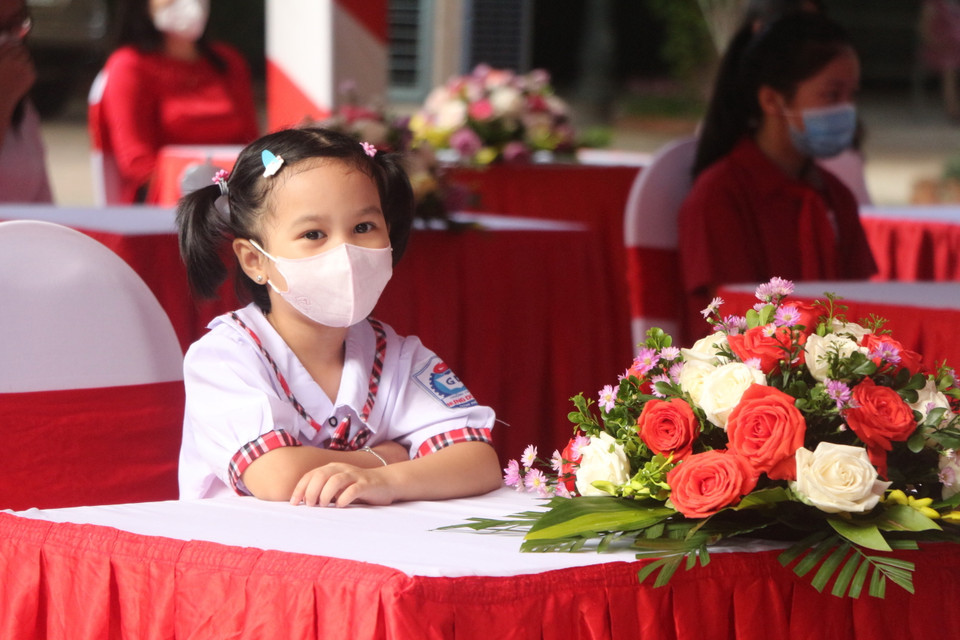 Đại diện học sinh các cấp học ở Nghệ An tham dự Lễ khai giảng năm học mới. (Ảnh: Bích Huệ/TTXVN)