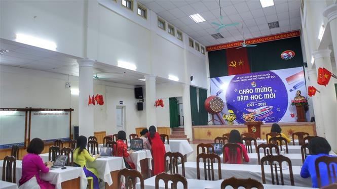 Quang cảnh lễ khai giảng trực tuyến năm học 2021-2022 của trường THPT Việt Đức, quận Hoàn Kiếm. (Ảnh: Tuấn Đức/TTXVN)