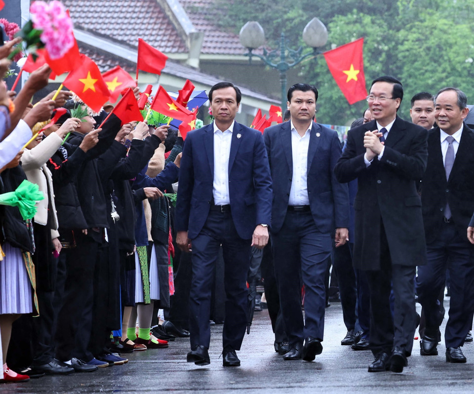 Chủ tịch nước Võ Văn Thưởng đến dự Ngày hội sắc Xuân trên mọi miền tổ quốc. (Ảnh: Thống Nhất/TTXVN)