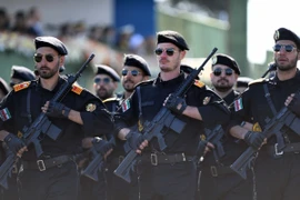 Diễu binh kỷ niệm Ngày Quân đội tại Tehran (Iran) ngày 18/4/2025. (Ảnh: THX/TTXVN)