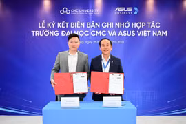 Đại diện Trường Đại học CMC ký kết Biên bản ghi nhớ với ASUS Việt Nam.