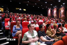Liên hoan phim thu hút đông đảo khán giả thuộc nhiều thế hệ trong cộng đồng người Việt tại Anh và người dân sở tại. (Ảnh: Phong Hà/TTXVN)