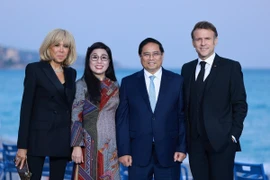 Thủ tướng và Phu nhân tham dự chiêu đãi của Tổng thống Pháp Emmanuel Macron