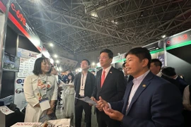 Giới thiệu những sản phẩm của các doanh nghiệp IT Việt Nam SusHi Tech Tokyo 2025. (Ảnh: Nguyễn Tuyến/TTXVN)