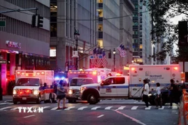 Cảnh sát phong tỏa hiện trường vụ xả súng ở New York (Mỹ), ngày 28/7/2025. (Ảnh: Reuters/TTXVN)