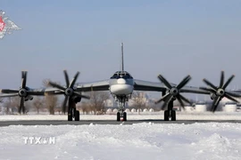 Máy bay ném bom Tu-95MS tham gia một cuộc diễn tập tại Nga hồi năm 2022. (Ảnh: AFP/TTXVN)