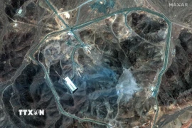 Hình ảnh vệ tinh Maxar cho thấy cơ sở hạt nhân Fordow tại Iran sau cuộc không kích của Mỹ ngày 22/6/2025. (Ảnh: Insider/TTXVN)