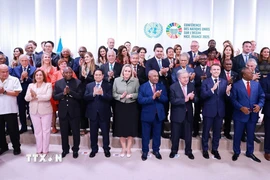 Thủ tướng Phạm Minh Chính và các Trưởng đoàn tham dự Hội nghị Đại dương Liên hợp quốc lần thứ 3 (UNOC 3) chụp ảnh chung. (Ảnh: Dương Giang/TTXVN)