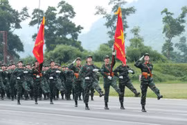 Sáng 25/6/2025, tại Trung tâm Huấn luyện Quốc gia 4 Miếu Môn (Hà Nội) diễn ra buổi hợp luyện chuẩn bị cho Lễ diễu binh, diễu hành Kỷ niệm 80 năm Cách mạng tháng Tám (19/8/1945 - 19/8/2025) và Quốc khánh (2/9/1945 - 2/9/2025). Ảnh: Trọng Đức - TTXVN