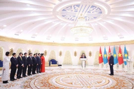 Lễ trao tặng Huân chương Hữu nghị hạng Nhất của Kazakhstan cho Tổng Bí thư Tô Lâm. (Ảnh: Thống Nhất/TTXVN)