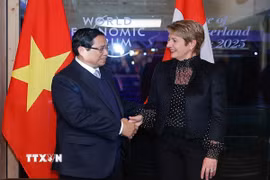 Thủ tướng Phạm Minh Chính hội đàm với Tổng thống Liên bang Thụy Sĩ Karin Keller-Sutter chiều 21/1/2025 (giờ địa phương). (Ảnh: Dương Giang/TTXVN)