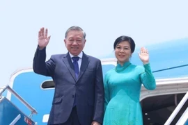 Tổng Bí thư Tô Lâm và Phu nhân rời Hà Nội trưa 5/5/2025, lên đường thăm cấp Nhà nước Kazakhstan, Azerbaijan, Belarus và thăm chính thức Liên bang Nga. (Ảnh: Thống Nhất/TTXVN)