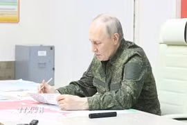 Tổng thống Nga Vladimir Putin tại cuộc họp ở Kursk ngày 12/3/2025. (Ảnh: THX/TTXVN)