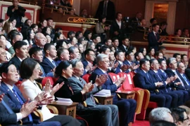 Tổng Bí thư và Phu nhân dự Chương trình hòa nhạc hữu nghị Việt Nam-Kazakhstan