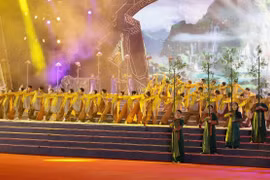 Chương trình biểu diễn mở màn cho chuỗi các sự kiện Lễ hội Đền Hùng và Tuần Văn hóa-Du lịch Đất Tổ năm Ất Tỵ 2025. (Ảnh: Tạ Toàn/TTXVN)