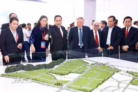 Trong chương trình thăm, làm việc tại tỉnh Quảng Ngãi, sáng 12/3/2025, Chủ tịch Quốc hội Trần Thanh Mẫn dự Lễ động thổ Dự án khu công nghiệp VSIP II Quảng Ngãi. (Ảnh: Doãn Tấn/TTXVN)