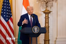 Tổng thống Mỹ Donald Trump phát biểu họp báo tại Washington D.C., ngày 13/2/2025. (Ảnh: THX/TTXVN)