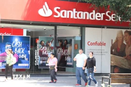 Một trung tâm giao dịch của Tập đoàn tài chính Santander tại Thủ đô Mexico City (Mexico). (Ảnh: Phi Hùng/TTXVN)