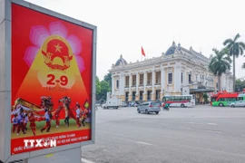 Pano chào mừng Quốc khánh được đặt tại Quảng trường Cách mạng tháng Tám ở Trung tâm Thủ đô Hà Nội, dịp 2/9 năm ngoái. (Ảnh: Hoàng Hiếu/TTXVN)