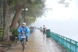 Khu vực Bắc Bộ nhiều mây, sáng sớm có mưa nhỏ, mưa phùn và sương mù rải rác. (Ảnh: Nguyễn Hoa/TTXVN phát)