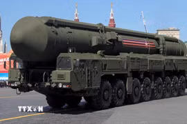 Tên lửa đạn đạo tầm trung Oreshnik của Nga. (Nguồn: The Defense News/TTXVN)