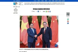 Bài viết của Tân Hoa xã: Thủ tướng Chính phủ Phạm Minh Chính (trái) hội đàm với Thủ tướng Lý Cường ngày 24/6/2025. (Ảnh: TTXVN phát)