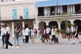 Du khách quốc tế tại La Habana (Cuba). (Ảnh: Việt Hùng/TTXVN)