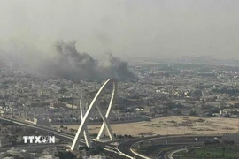Khói bốc lên sau các vụ nổ ở Doha (Qatar) ngày 9/9/2025. (Ảnh: IRNA/TTXVN)