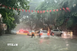 Mưa to, rất to vào đêm 22, rạng sáng 23/5 vừa qua gây ngập úng ở nhiều khu vực ở Tuyên Quang. (Ảnh: Hoàng Hải/TTXVN)