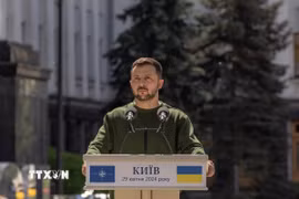 Tổng thống Ukraine Volodymyr Zelensky phát biểu tại thủ đô Kiev. (Ảnh: AFP/TTXVN)