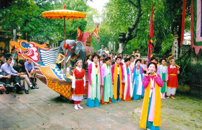 Hội hát Chèo tàu Tổng Gối. (Ảnh: Sở Văn hóa, Thể thao Hà Nội) 2.jpg