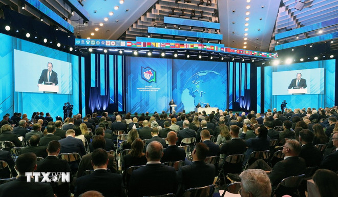 سرگئی لاوروف، وزیر امور خارجه روسیه، در کنفرانس بینالمللی امنیت اوراسیا در مینسک، بلاروس، در تاریخ ۲۸ اکتبر ۲۰۲۵ سخنرانی میکند. (عکس: THX/TTXVN) ttxvn-nga.jpg