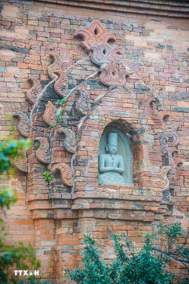 পো রোম মন্দিরের নকশা এবং নকশা। (ছবি: খান হোয়া/ভিএনএ) ttxvn-den-thap-1.jpg