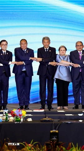 Tại Hội nghị Bộ trưởng Ngoại giao đặc biệt ngày 22/12/2025 ở Kuala Lumpur, nước Chủ tịch Malaysia đã nhấn mạnh tầm quan trọng của việc duy trì hòa bình khu vực, đồng thời kêu gọi Campuchia và Thái Lan thực hiện đầy đủ các thỏa thuận đã ký kết nhằm chấm dứt căng thẳng kéo dài tại khu vực biên giới. Ảnh: THX/TTXVN