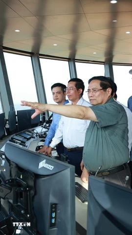 Chiều 14/12, Thủ tướng Phạm Minh Chính đến kiểm tra tiến độ thi công các hạng mục Dự án cảng hàng không quốc tế Long Thành. (Ảnh: Dương Giang/TTXVN)