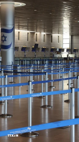 Cảnh vắng vẻ tại sân bay quốc tế Ben Gurion gần Tel Aviv, Israel khi nước này đóng cửa không phận, ngày 28/2/2026. (Nguồn: THX/TTXVN)
