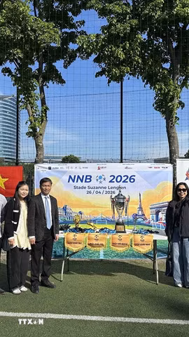 Ông Đinh Ngọc Đức, Giám đốc Trung tâm Văn hóa Việt Nam tại Pháp, tới dự và cổ vũ giải đấu. (Ảnh: Ngọc Hiệp/TTXVN)