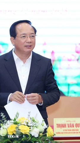 Ông Trịnh Văn Quyết, Bí thư Trung ương Đảng, Trưởng Ban Tuyên giáo và Dân vận Trung ương, phát biểu chỉ đạo buổi làm việc. (Ảnh: Phương Hoa/TTXVN)