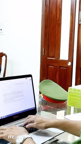 Bị can Nguyễn Văn Phu khai nhận tại Cơ quan Công an. (Ảnh: TTXVN phát)