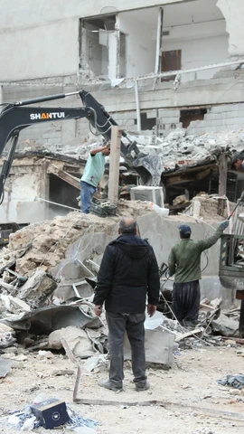 Những tòa nhà bị phá hủy sau các cuộc không kích của Israel nhằm vào thủ đô Tehran, Iran ngày 15/3/2026. (Nguồn: THX/TTXVN)